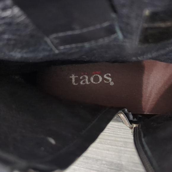 Taos Privilege Embroidered Boots - Picture 7 of 8